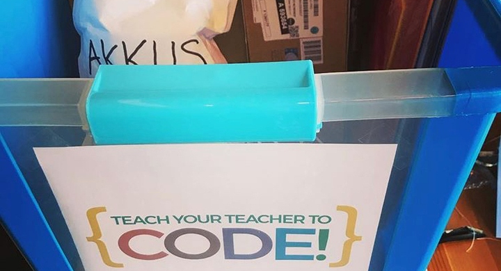 Titelbild News Teach Your Teacher to Code